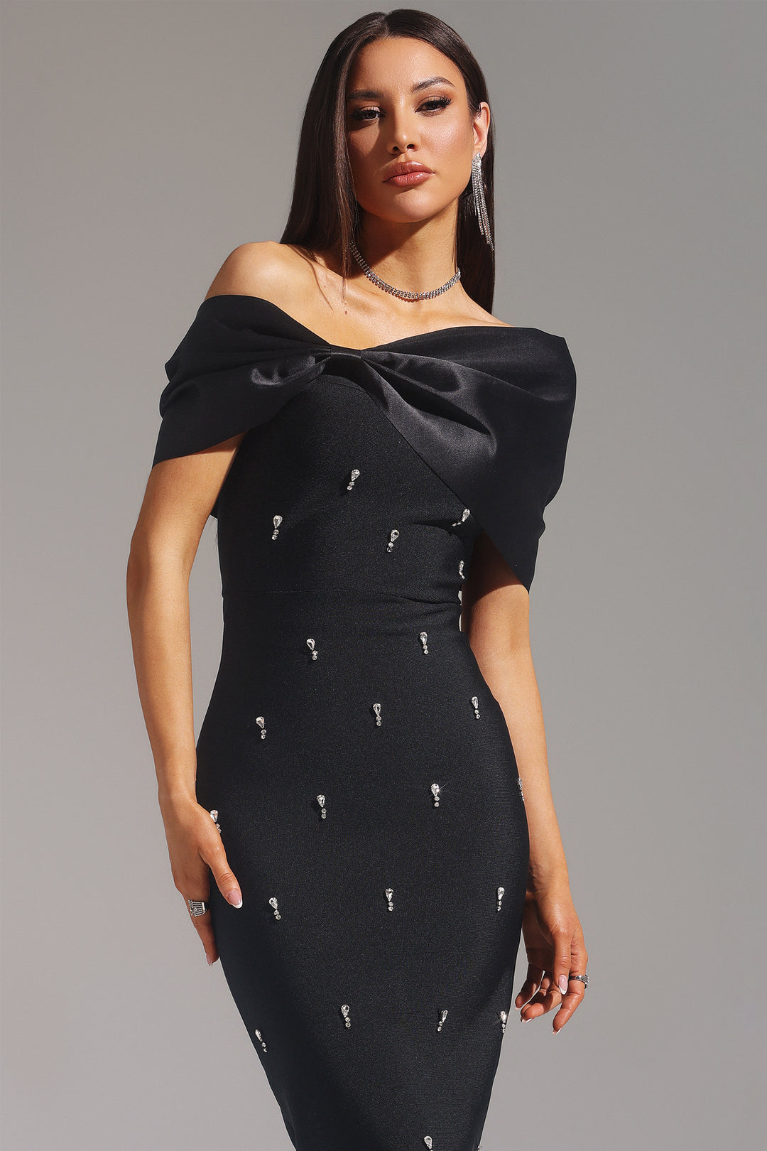 Nina | Abito Maxi Bandage Senza Maniche con Fiocco di Diamante