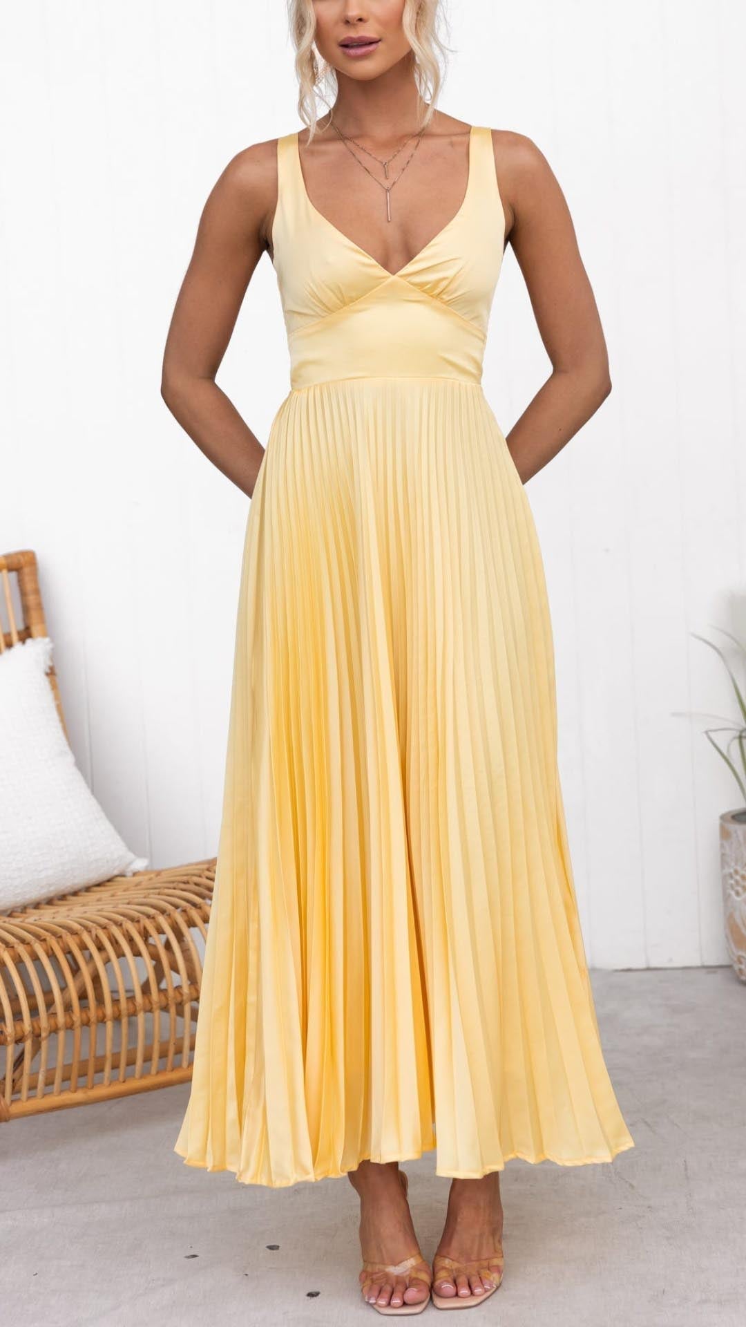 Abella | Maxi abito Plissettato Giallo con Scollatura a V