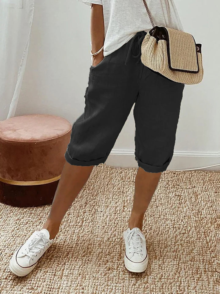 AMANDA | PANTALONI CORTI CONFORTEVOLI CON ORLO RIMBOCCATO